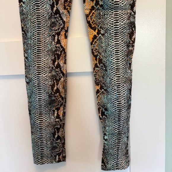 MARCIANO Luxe Denim sz 23 waist low-rise skinny jeans reptile snake print - Picture 14 of 16